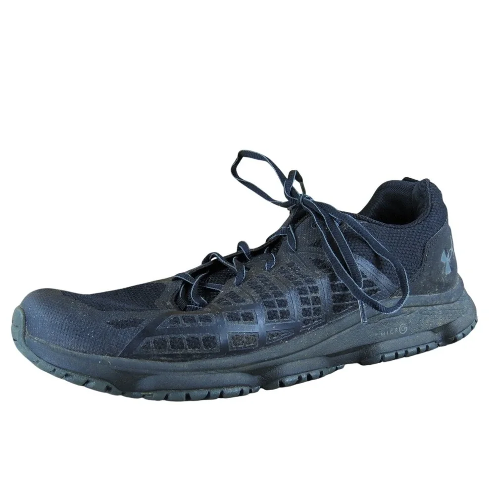 Under Armour Men Strikefast Outdoor Sneaker Black Synthetic 10 Medium  Used 2025